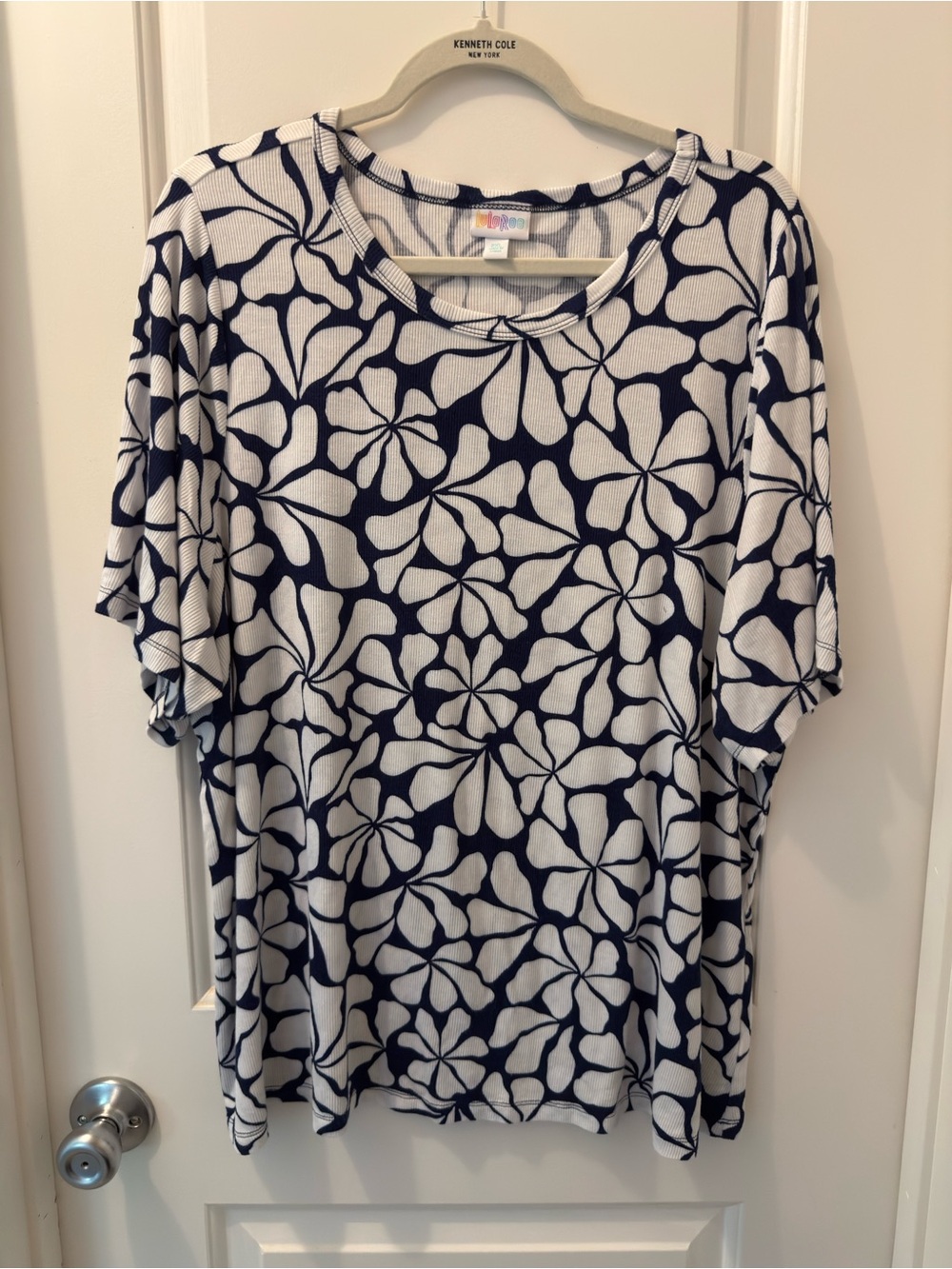 LuLaRoe Navy and White Floral Short-Sleeve Top